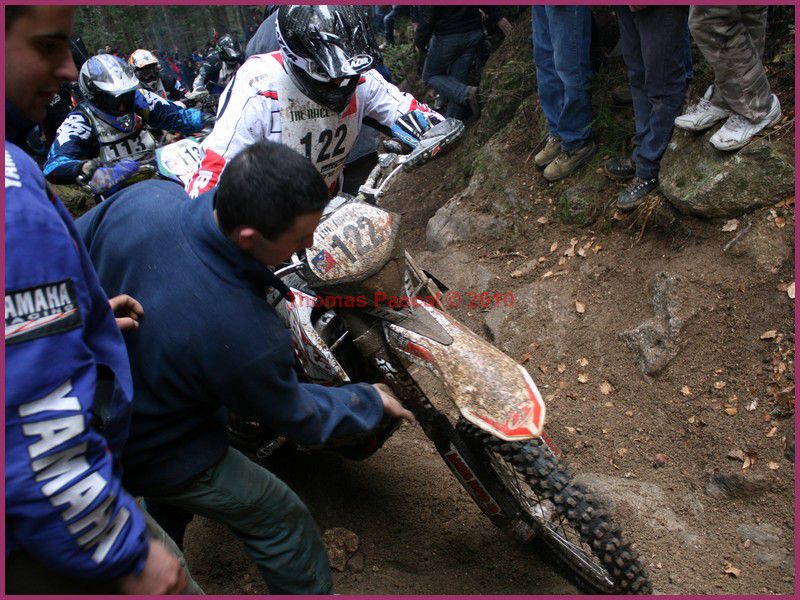 course d'enduro dans le Puy de Dôme.