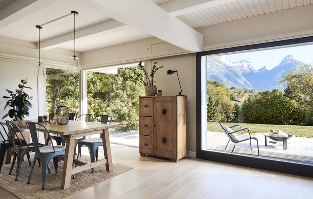 Une maison avec vue sur les alpages