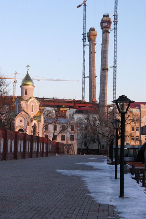 Dans le cadre d'un shooting photos avec Bluebretzel et Degré7,je suis partie avec une équipe pour 15 jours en Russie. Départ Moscou puis Irkouzt, près du Lac Baîkal, puis le transibérien jusqu'a Vladivostock. C'est un voyage en train, de gare e