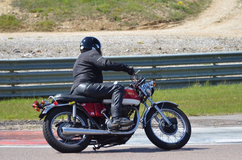 Coupes Moto-Legende 2013 
Dijon Prenois
Démonstration piste motos  Endurance et Grand Prix