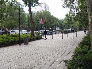 Rue de la Chapelle entre la porte et le rond-point  -  Photos ASA PNE