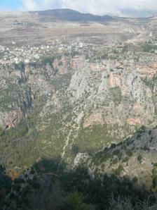 La Vallée Sainte, le village de Bchérré, la station des Cèdres, le Col des Français, vers Baalbek et la Békaa... Imaginez les Gorges du Verdon avec... du béton !