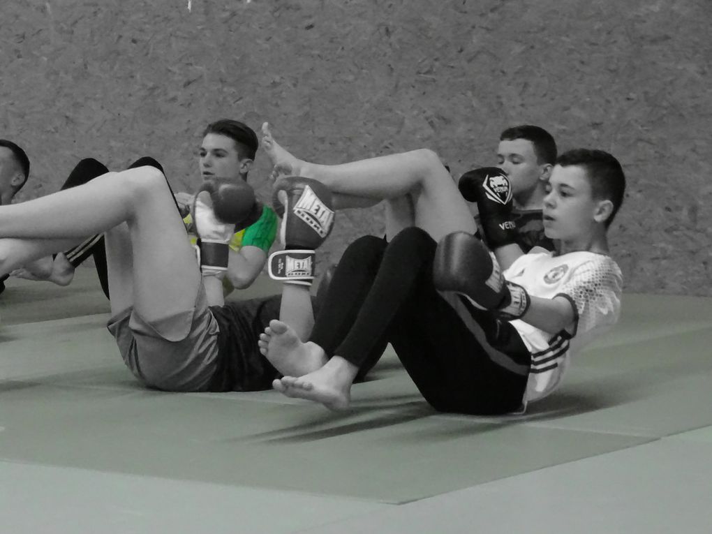 Cours de boxe française samedi 16 mars 2019 avec Mr Eric Lahoute Gant d’Argent, professeur de boxe. Un excellent cours de boxe française pour nos jeunes samouraïs. Merci à Eric pour ses qualités techniques et sa pédagogie. Merci à tous nos jeunes genestonnais. Merci mon ami 👊🙏