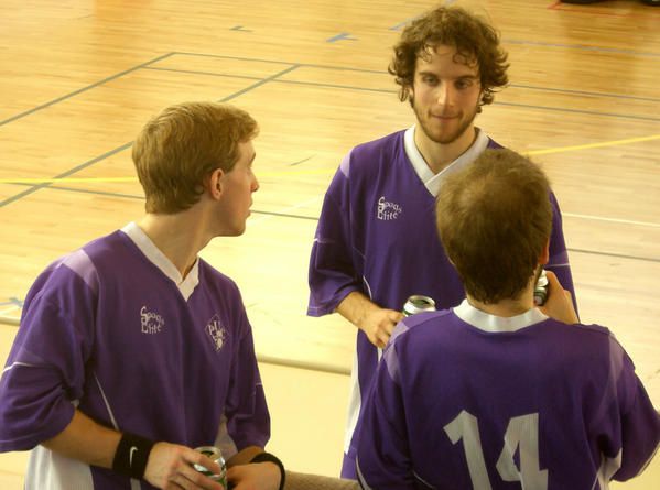 <p>Voil&agrave; les premi&egrave;res photos du week-end &agrave; Orl&eacute;ans. Ces images sont tir&eacute;es de deux matches du PUC : contre Besancon (8-0) et contre Marseille (3-2).</p>
<p>Merci &agrave; Aline et Sabine, nos supportrices et photographes!</p>