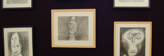 LES MAINS QUI REVENT EXPOSENT LEURS OEUVRES