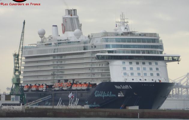 Escale inaugurale du Mein Schiff 4 au Havre le 25/09/15.