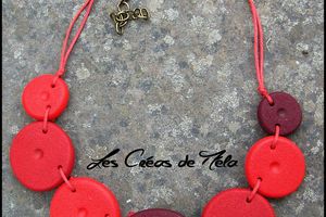 Collier tons rouges