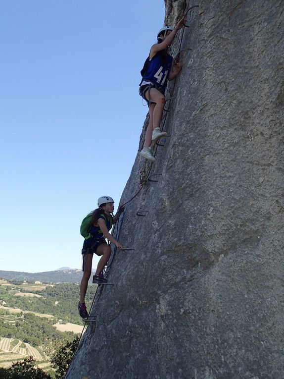 Raid dans les Dentelles