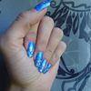 Nail art bleu électrique