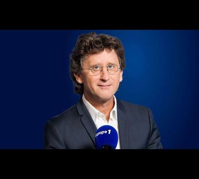 « Déléguer notre alimentation, notre protection, notre capacité à soigner, notre cadre de vie, au fond, à d’autres, est une folie », a déclaré Emmanuel Macron 