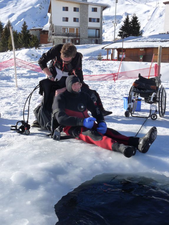 1 er HANDI-CHALLENGE d'HANDIBULLE.
2011 Sous la glace du lac de Tignes.
CRÉDIT PHOTOS Sous Marine :
© www.auborddelaterre.com    
Auteur : Jérôme OLLIVRY