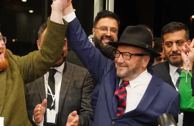 George Galloway remporte un siège au Parlement britannique après une campagne pro-palestinienne. "Keir Starmer, c’est pour Gaza" a déclaré Galloway (Common Dreams)