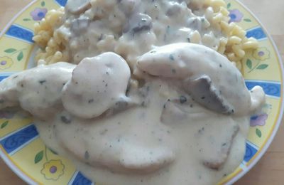 Poulet à la crème et aux champignons