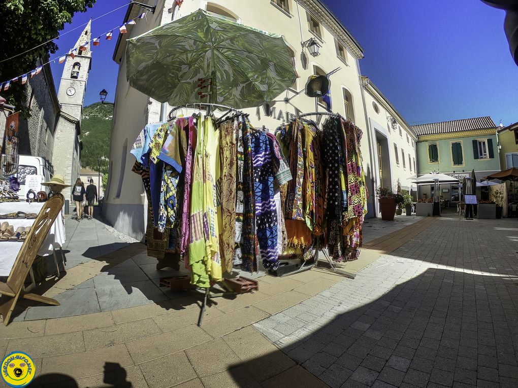 St André les Alpes le marché estival en place 