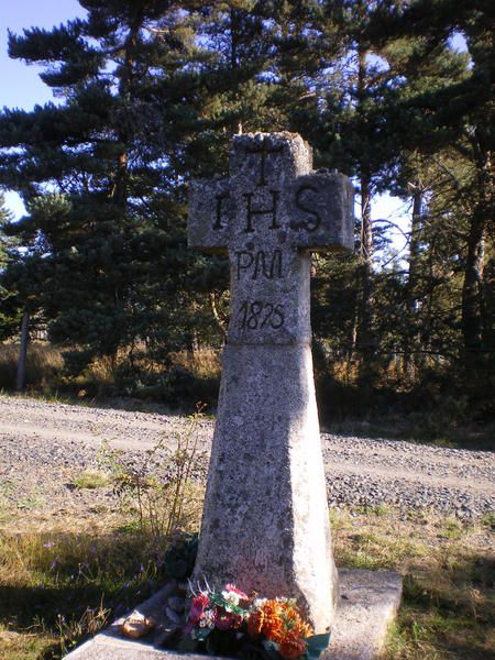 Du Puy à Nasbinals,en pierre, en bois, en fer forgé..., les croix nous rappellent que des millions de pélerins ont suivi ce sentier...