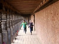 Se promener dans Bakhtapur c'est découvrir une ville incroyable de monuments et de bâtisses aussi belles les unes que les autres...c'est Durbar Square Khatmandu et Patan réunis, la quintessence de la beauté népalaise, un passé poli par le "beau" et une philosophie de l'existence pleine de véracité.