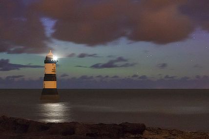 Le Phare (traduction)    C'EST MAINTENANT IMMINENT