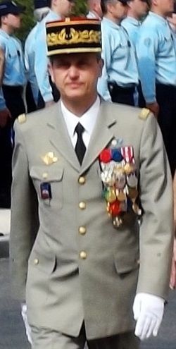 Général DELORT-LAVAL Hugues et Général BROUSSE  Didier : Commandeurs dans l'Ordre de la Légion d'Honneur