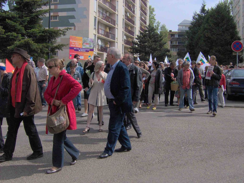 Rassemblement et manifestation du 1er mai 2011 à La Madeleine (Evreux)
Photos PR