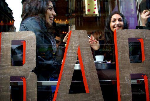 reportage sur l'interdiction de fumer, à Paris, février, mars 2010. Voir le reportage en entier "Les bars de Paris"