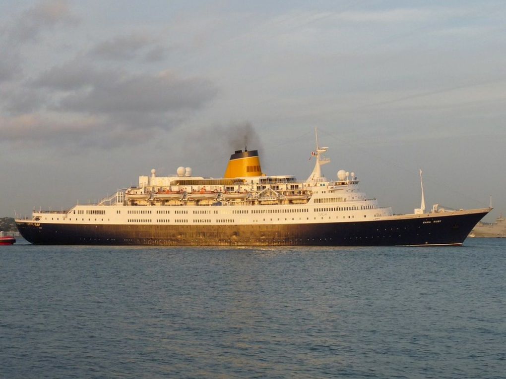 Le SAGA RUBY  arrivant dans le port de Toulon , le 18 octobre 2012