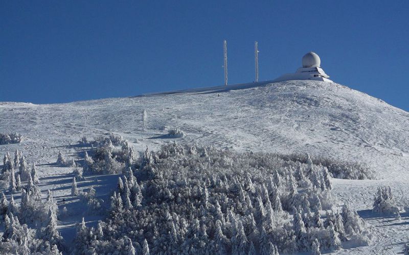 EN RAQUETTES À NEIGE, AUTOUR DU GRAND BALLON (R 382)  9,6 km - D+463 m - 4 h - 4/6