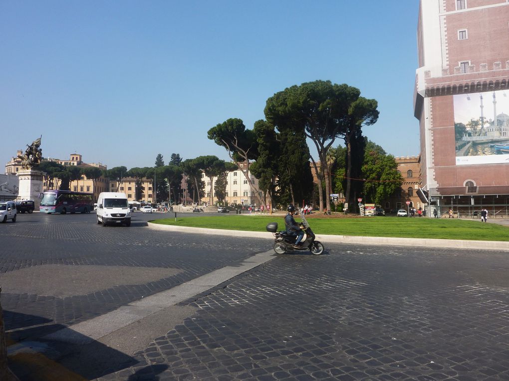 Ce Pèlerinage à Rome a été un moment de prière durand l'année sacerdotale. Il nous a permis de vivre autrement qu'au séminaire, ensemble. Il a été un moment de découverte pour les uns et de redécouverte pour les autres.
Sebastien Séminar