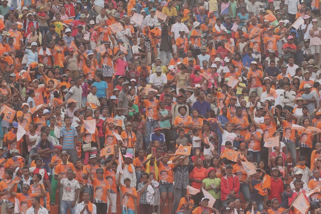Coliseum d'Antsonjombe, Antananarivo, dimanche 1er décembre 2013. Présentation officielle des candidates du groupement MAPAR (Miaraka amin'ny Prezidà Andry Rajoelina), pour les élections législatives du 20 décembre 2013, à Madagascar.