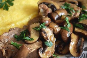 Filet mignon de porc aux champignons bruns