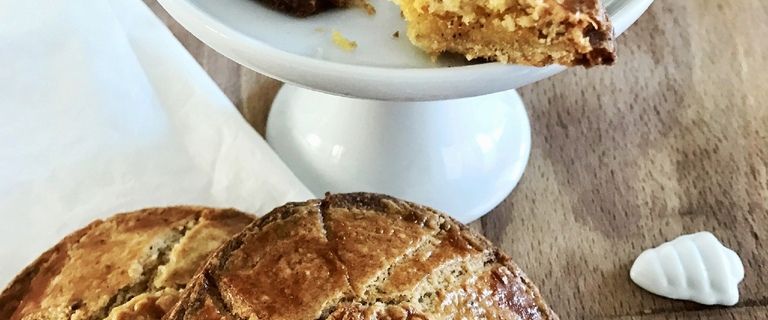 Sablés des reines fourrés à la crème d'amande et confiture d'abricot à la vanille