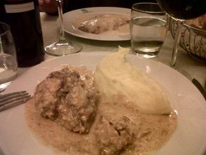 Rome (Italie) spaghetti à la puttanesca, mozararella di buffala,  et patati et patata... Je pourrais y aller tous les mois tellement j'aime la gastronomie italienne...