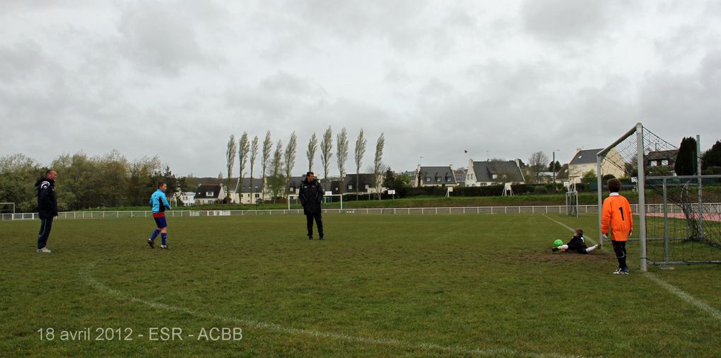 Visite des U7, U8 et U9 de l'AC Boulogne Billancourt, en stage à Châteaulin, à leurs homologues de
l'Etoile Saint Roger.