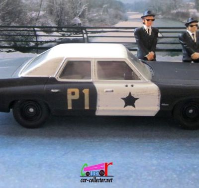 DODGE MONACO THE BLUES BROTHERS CORGI 1/36 - BLUES MOBILE WITH JAKE AND ELWOOD