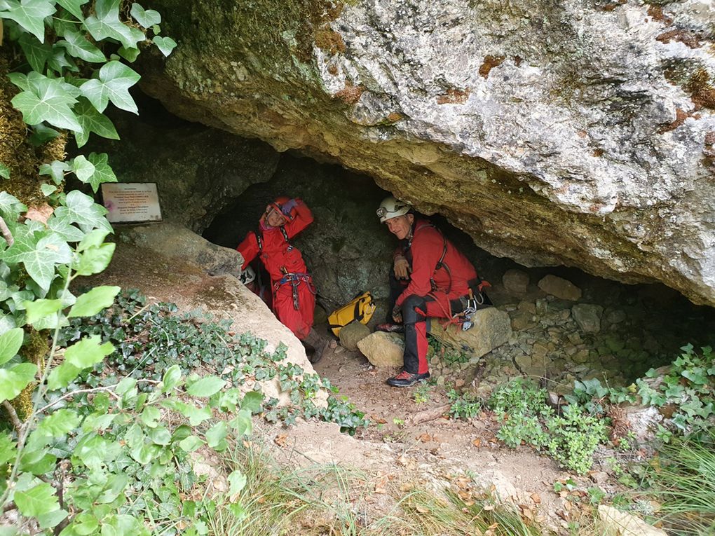 camp sur le causse Méjean: barelles, banicous, hures, porte