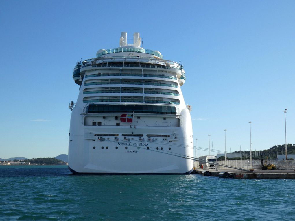 JEWEL OF THE SEAS , a quai à la Seyne sur Mer le 18 novembre 2018