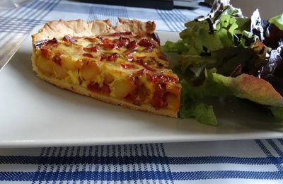 Une bonne quiche bien épaisse façon traiteur