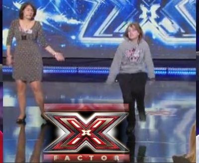X Factor 2011 L'incroyable prestation de 2U Claire et Aurélie, 2videos