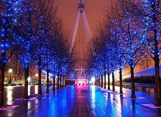 Glowing London Eye