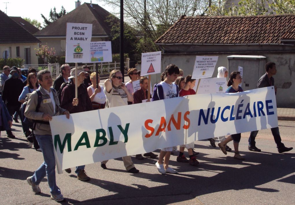 De nombreux citoyens rassemblés contre le projet Bouygues nucléaire à Mably