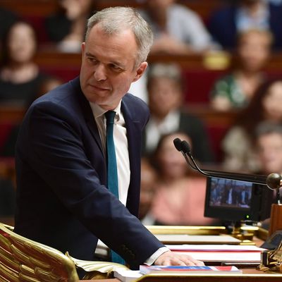 "Putain il est chiant lui !" : l'insulte du président de l'Assemblée nationale depuis son perchoir fait polémique