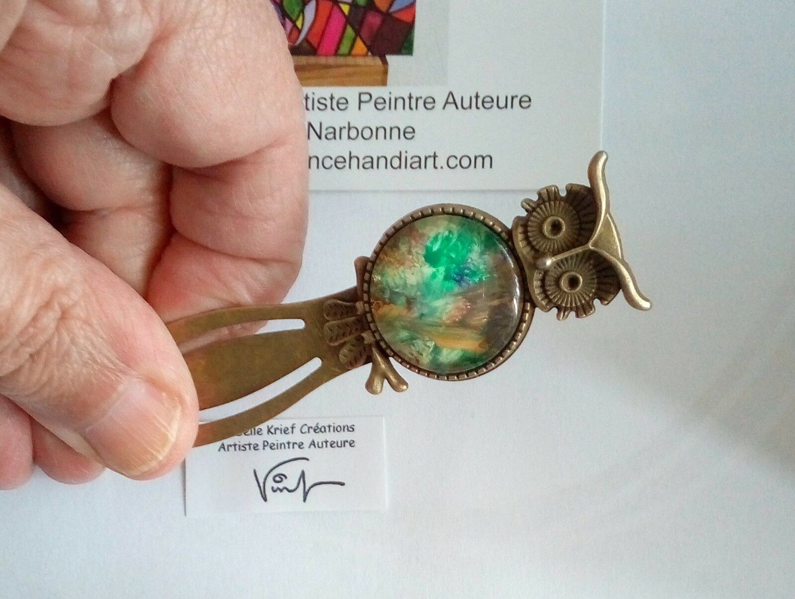 Marque page hibou chouette laiton,cabochon rond peinture acrylique,jaune vert noir bronze or,accessoire livre bd bibliotheque,fait mains en france,art abstrait contemporain fantastique,boho bobo gothique art deco nouveau,cadeau fete anniversaire,homme femme unisex lgbt