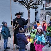 Veitshöchheimer Altortweihnacht: Nachtwächter nahm am 2. Adventssonntag Kinder mit auf eine Zeitreise in die Vergangenheit - Veitshöchheim News