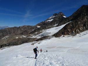 Alpinisme : Traversée du Weissmies 4023 m - arête Sud Est - face Nord Ouest