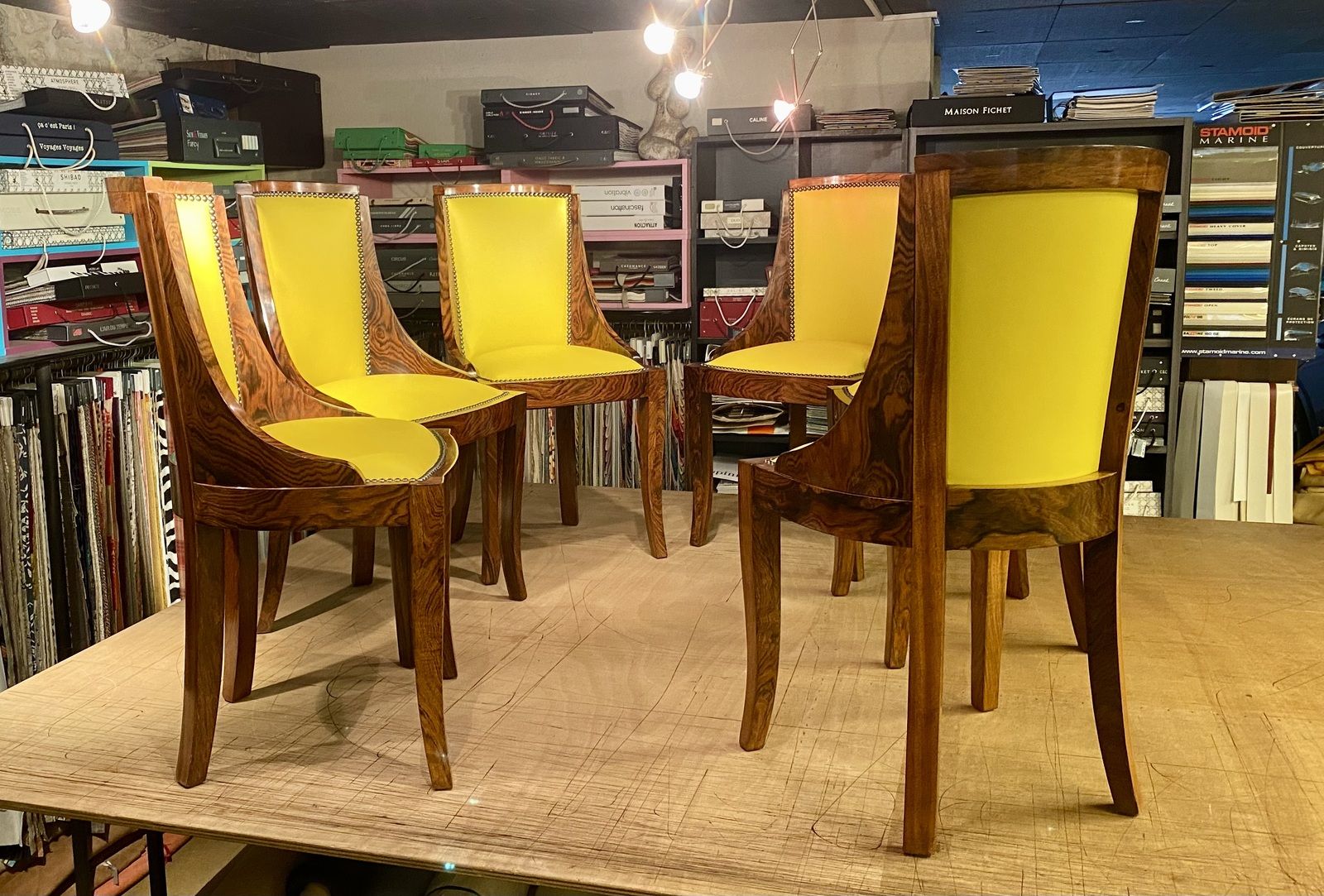 Tapissier pour réfection chaises de salle à manger art déco en cuir - Atelier hafner Rochefort sur Mer