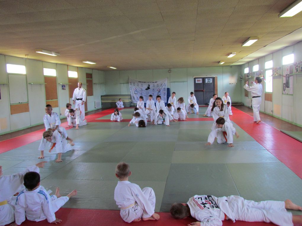 1er cours commun de l'année ...merci aux judokas et leurs parents.. après- midi récréative ;-)