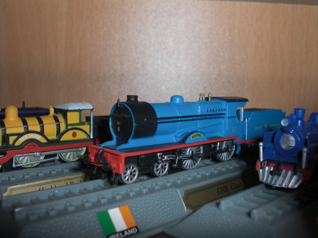 100 LOCOMOTIVES DU MONDE ENTIER