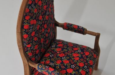 LE FAUTEUIL DE POUPEE