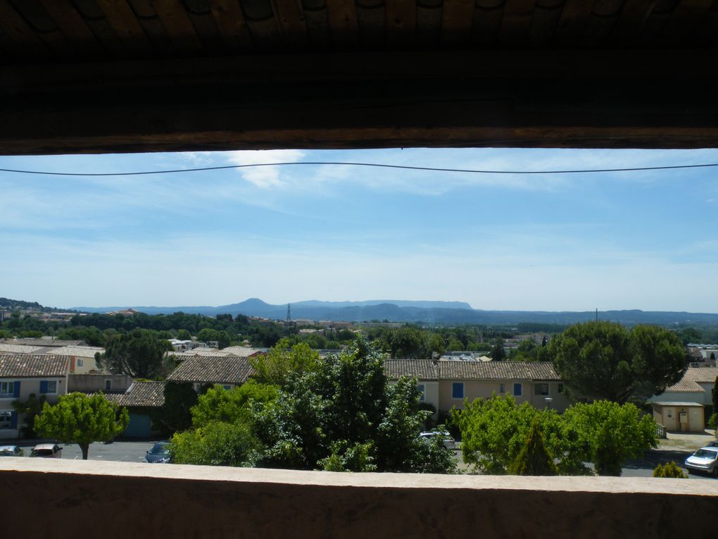 terrasse couverte et vues sur Pertuis et la Sainte Victoire