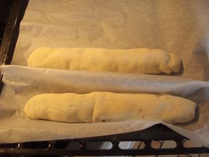 Mini baguettes ou petits pains ( oignons-lard fumé )