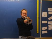 Un trompettiste à l'école